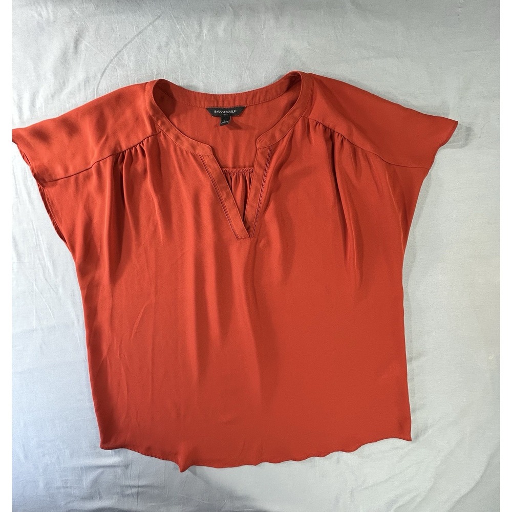 Banana Republic Short Sleeve Split V-neck Red-Orange Blouse Women's L Office